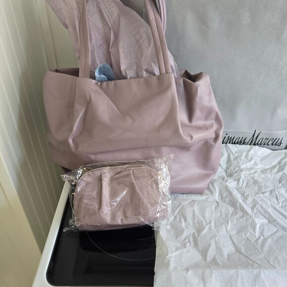 Neiman's Premiere Client VIP Handbag Traincase w/ Hermes Armani NARS +more - Picture 2 of 9